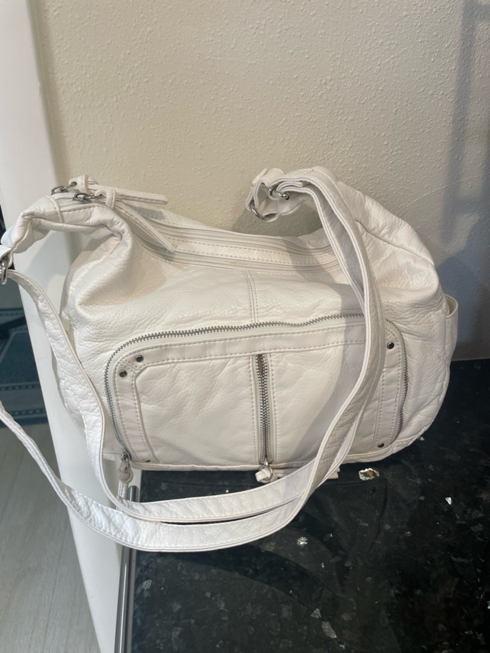 Classic BUENO White Leather Shoulder/Crossbody Bag